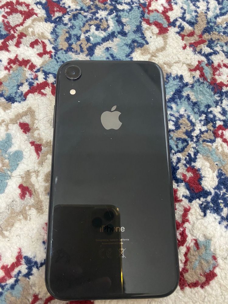 iphone xr и часы samsung active 2