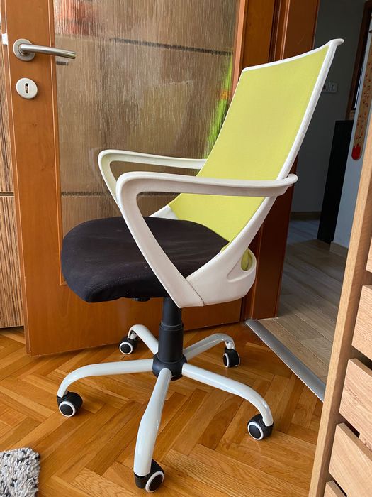 Офис стол, стол за бюро