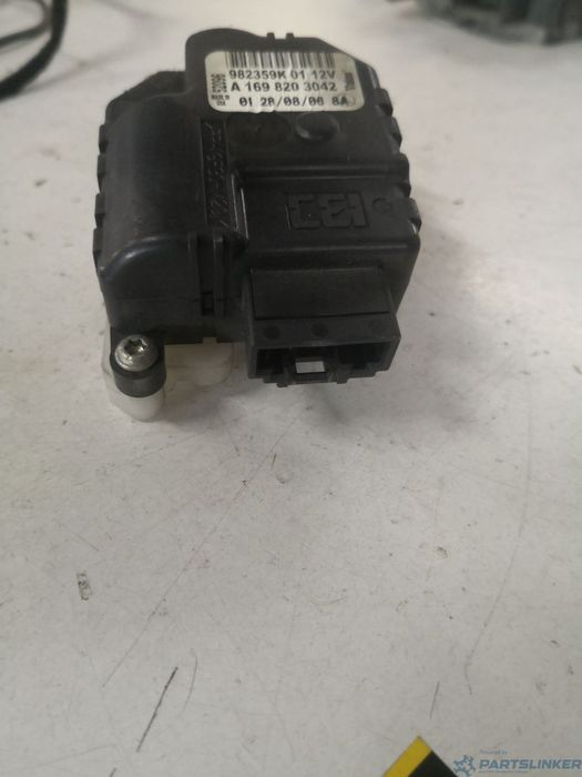 Motoras clapeta aeroterma MERCEDES-BENZ A-CLASS II (W169) [ 2004 - 2012 ] OEM A1698203042