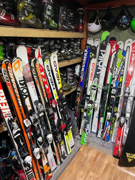 Schiuri skiuri ski clapari skiuri