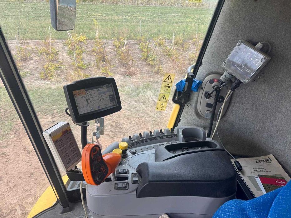 Combina NEW HOLLAND CX 8070