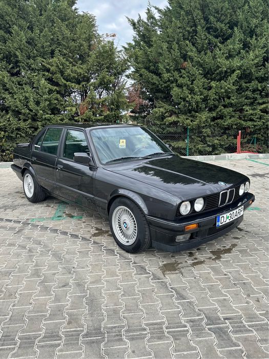 BMW Seria 3 E30 Sedan 320i