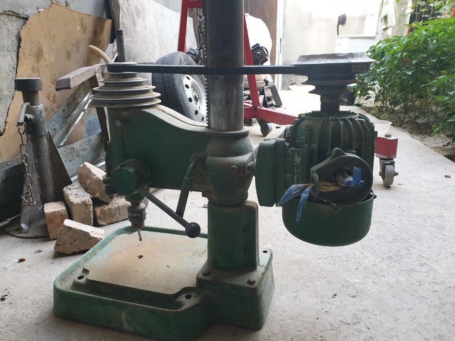 Сверлильный станок