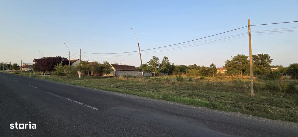 Teren intravilan în localitatea Berini