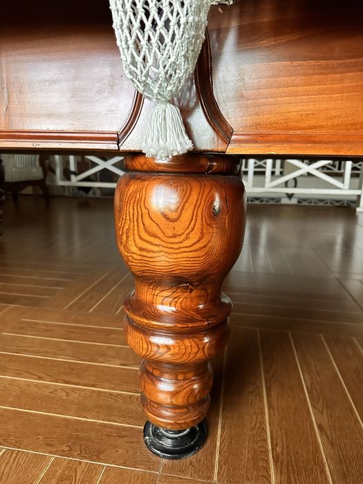 Продаю бильярдный стол из ореха, основа мрамор