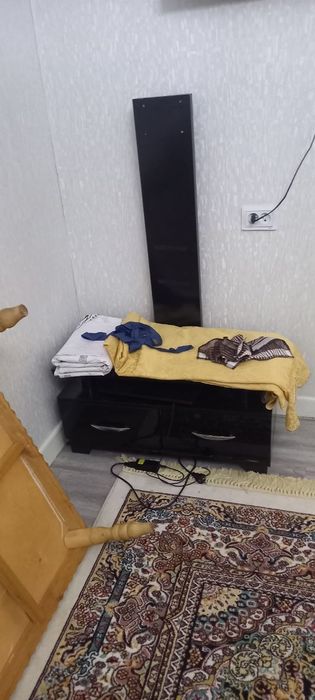 Divan, kreslo, televizor podstavka pilesos satiladi