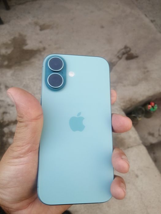 iPhone 16 teal 128