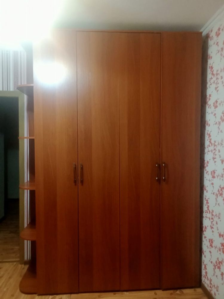 Шифоньер и кровать