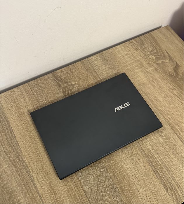 Laptop OLED Asus ZenBook 16 RAM i5-1135G7 k NOU Nvme 2T baterie 10ore