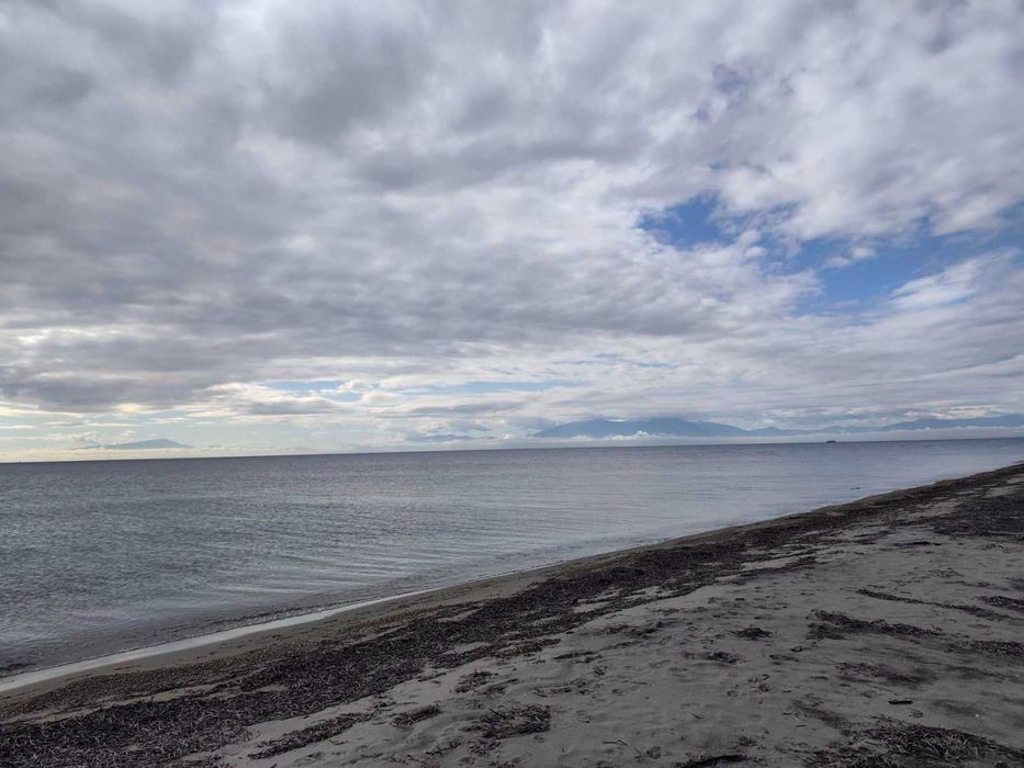 Продава се рядка находка на първа линия в района на Солун