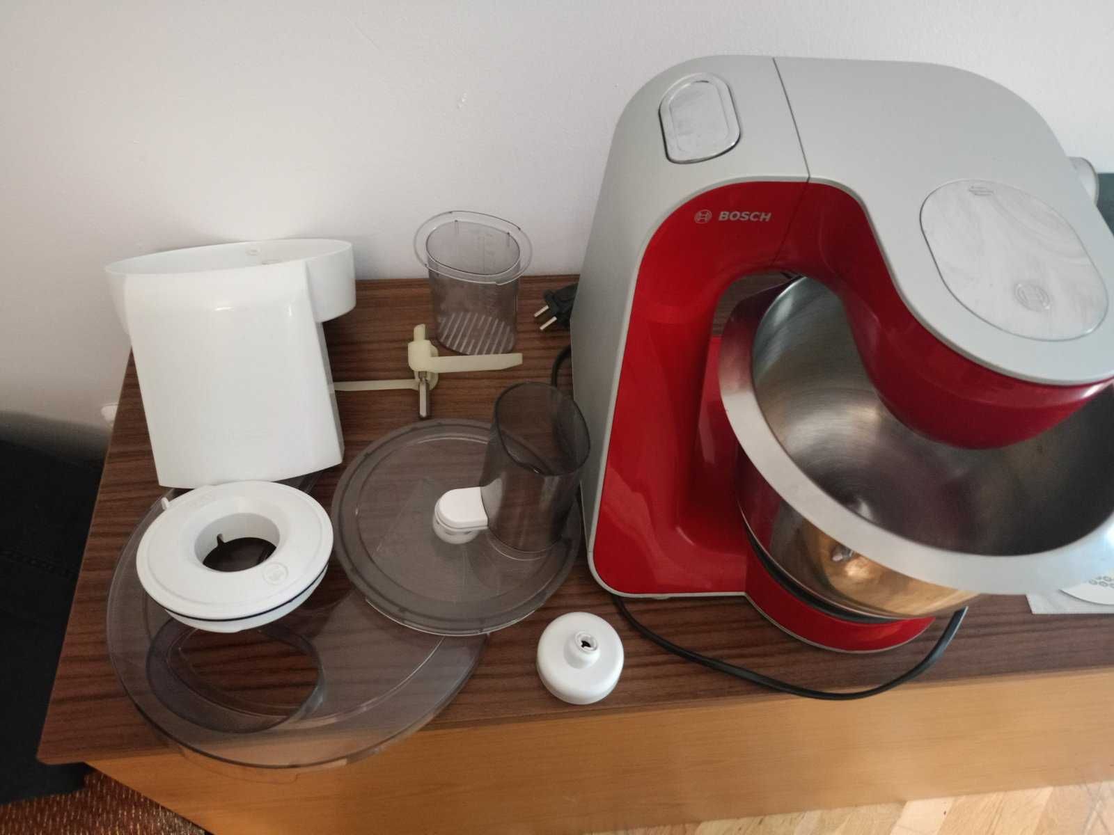 Кухненски робот Bosch MUM5