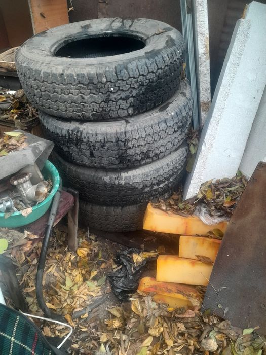 Продам комплект шин