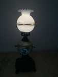 Veioza 3D portelan amplasat pe suport de bronz