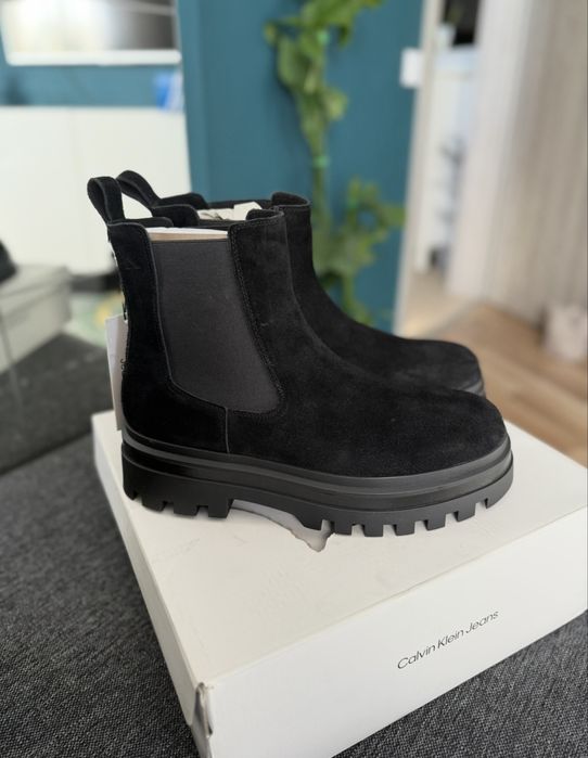Calvin Klein Jeans Lugged Chelsea cizme piele intoarsa neagra 41 noi