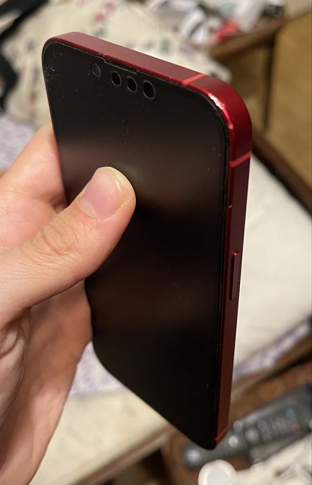 Продавам iPhone 13 Red 128 GB