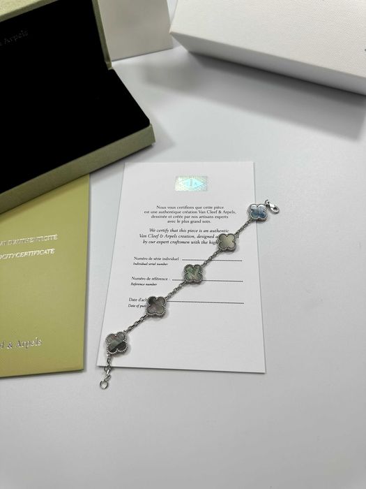 Bracelet Van Cleef & Arpels 5 motifs White Gold 750 Gray