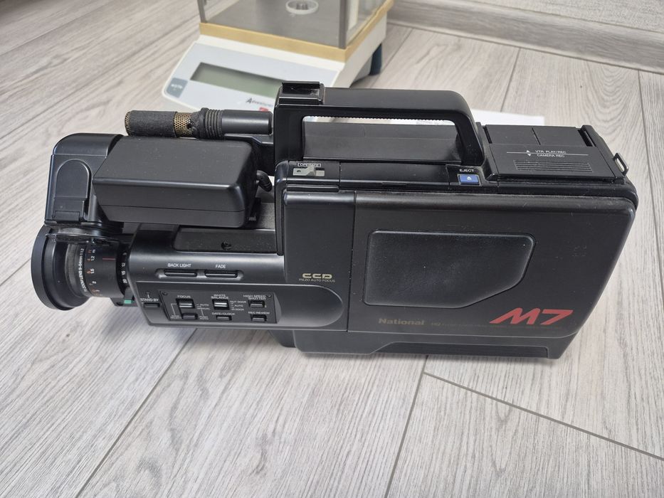 Продаётся винтажная видеокамера National Panasonic M7 VHS