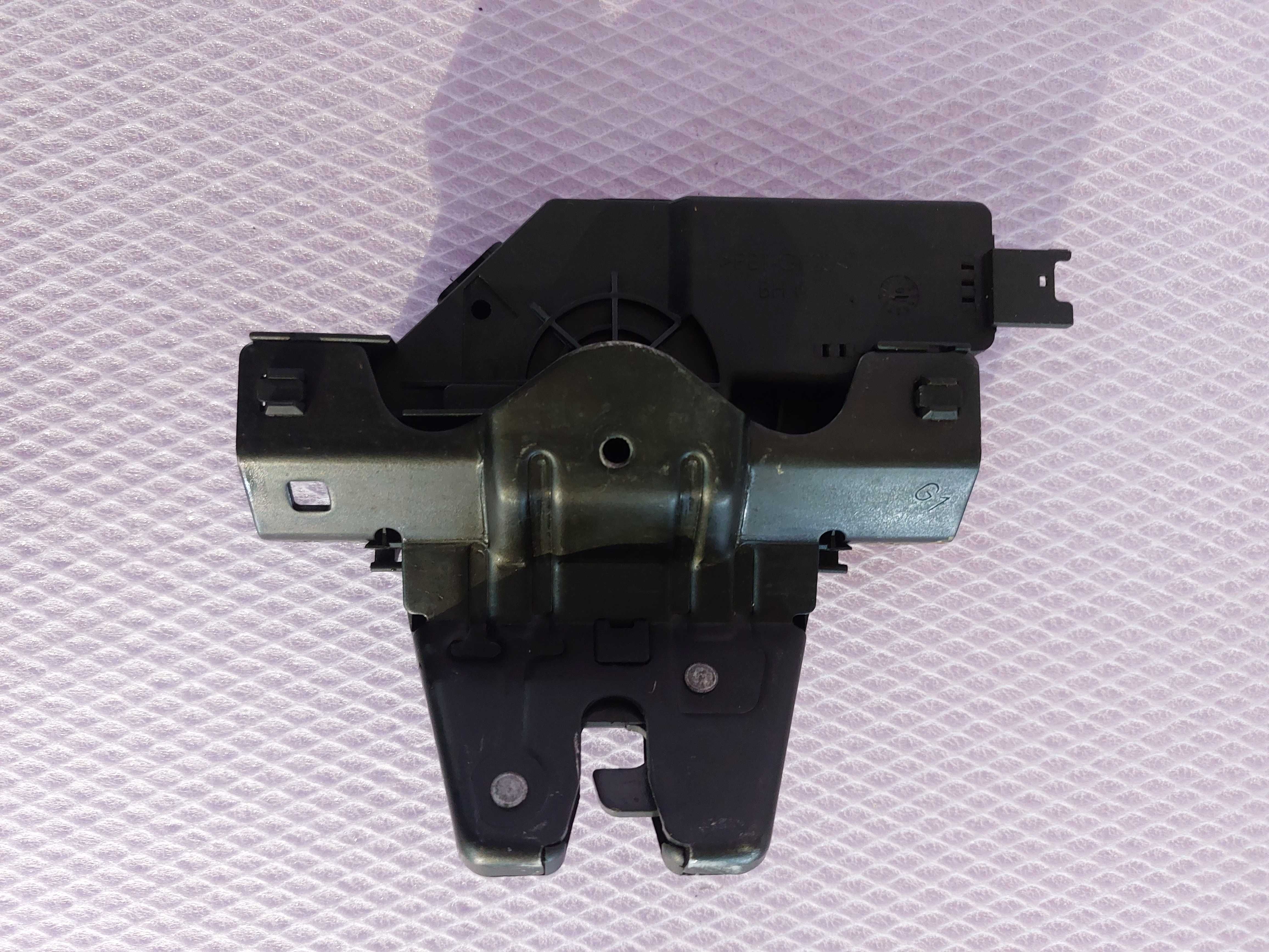 Broasca haion portbagaj BMW E46 E60 E63 E85 E87 E90 F06 F10 F18 F30