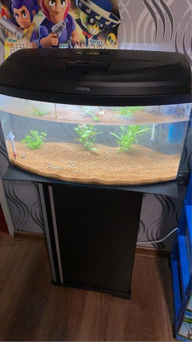 Продавам аквариум