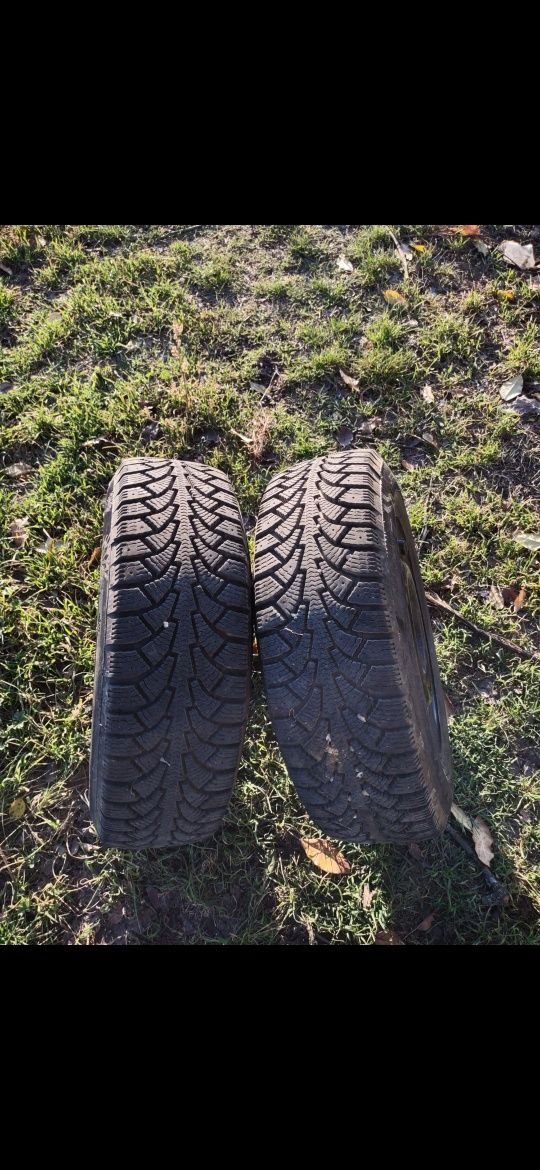 2 Anvelope iarnă aproape noi r13 cu jante