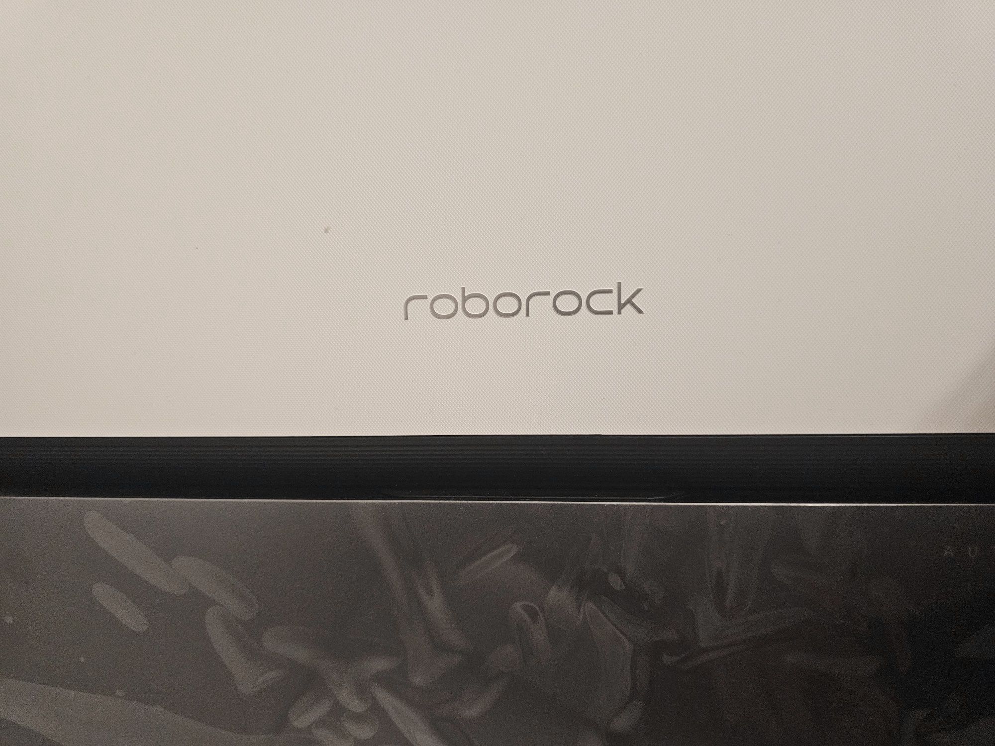 Roborock S8 maxV ultra with 8 in 1 automatic dock