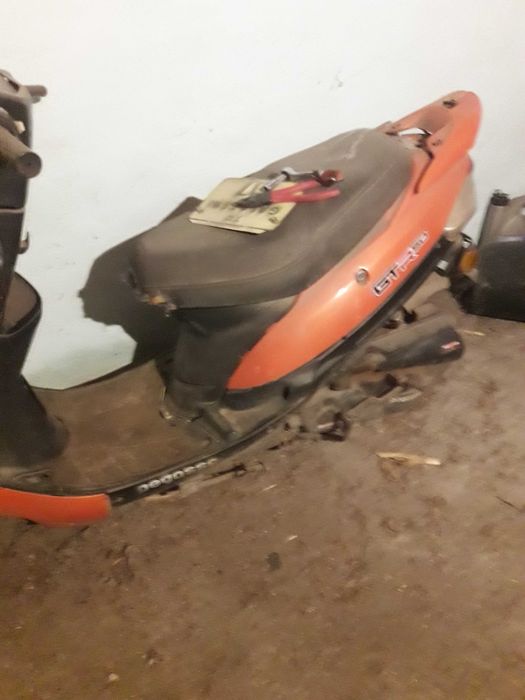 Scuter în patru timpi