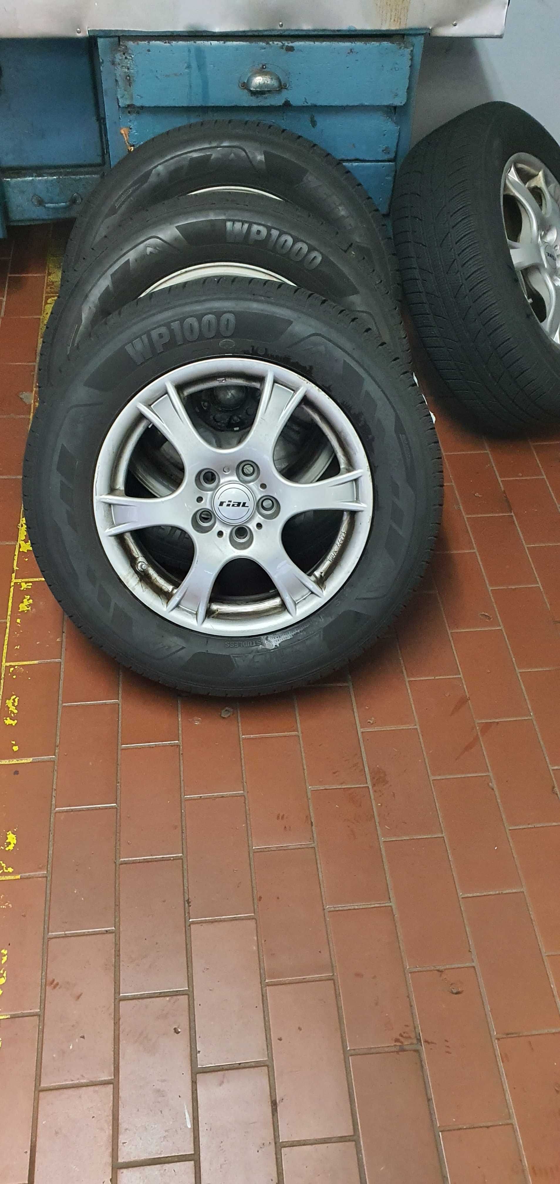 Anvelope cu genți de aluminiu 215/65 R16