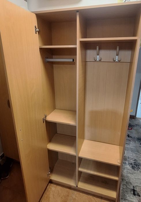 Vand cuier tip dulap