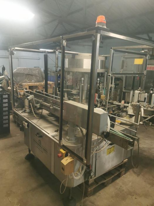 Продава се етикетитаща машина Cavagnino I Gatti 
Автоматична машина за