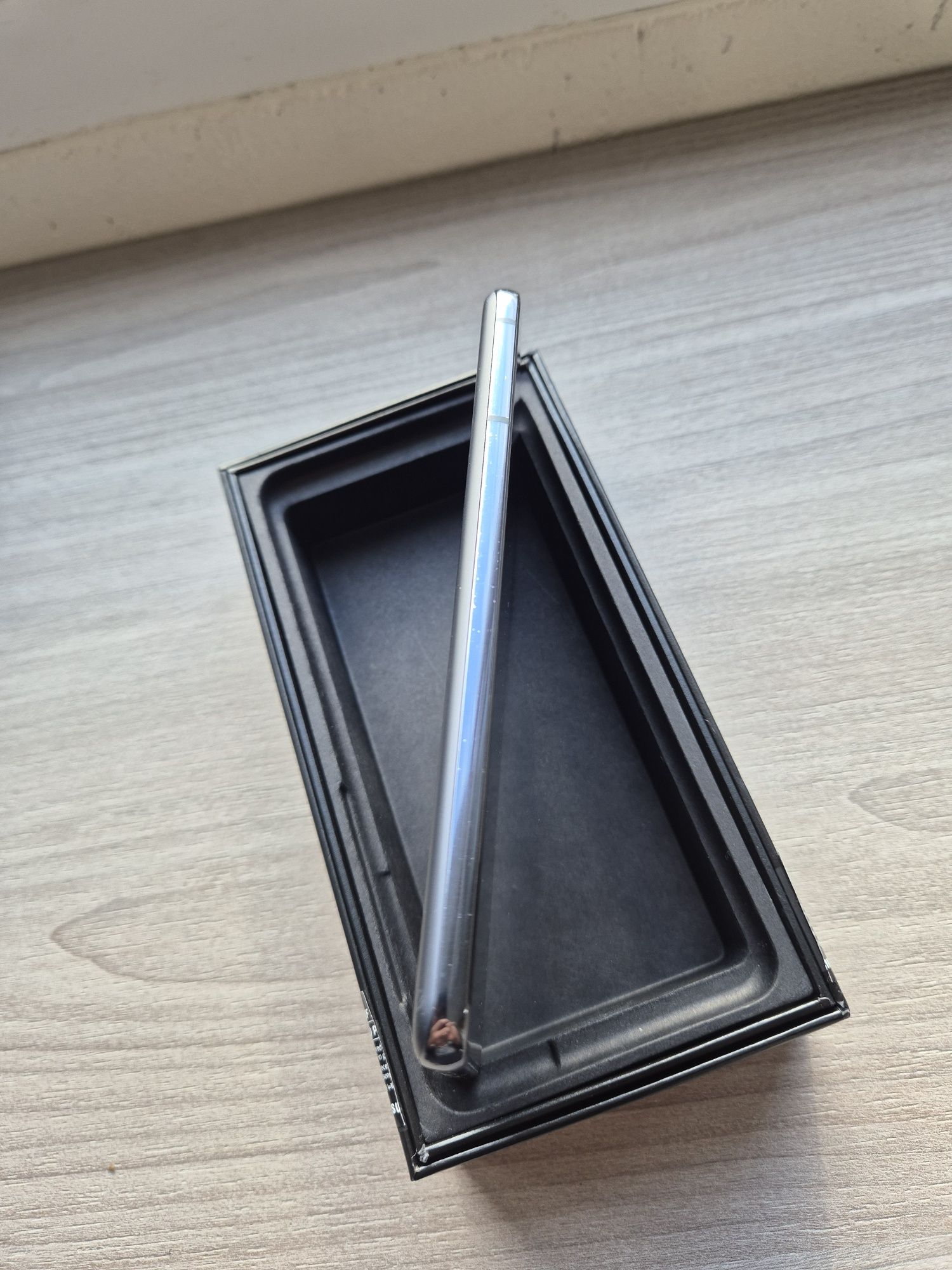 Samsung Galaxy S21, DualSIM 256 GB + 2 кейса и privacy protector