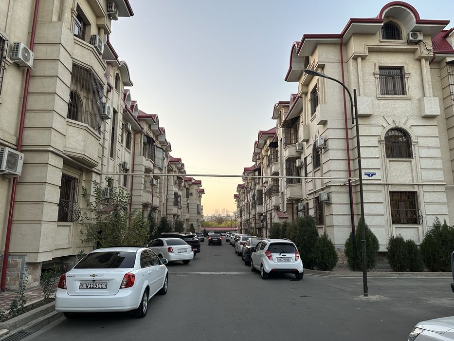 Medgaradokda Bankovskiy dom srochna sotiladi