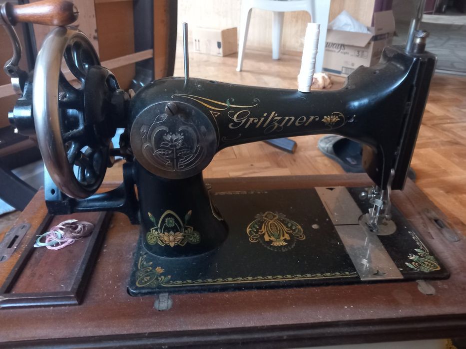 Ретро Шевна машина,,Гритцнер"