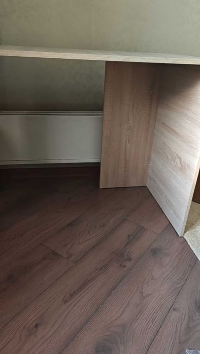 Мебель,стол,почти как новый