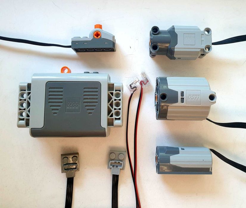 LEGO Technic, Power Functions моторы, фары, блоки