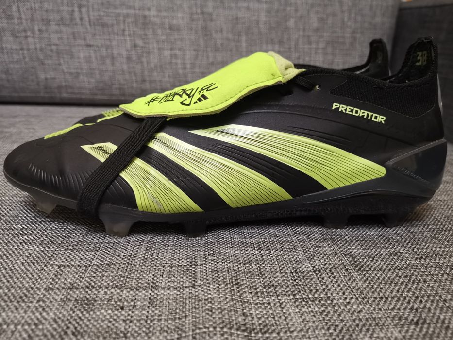 Ghete fotbal Adidas Predator Elite