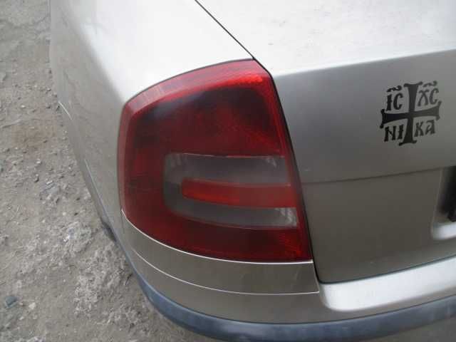 Tripla stop stanga dreapta spate SKODA OCTAVIA 2 an 2006 limuzina