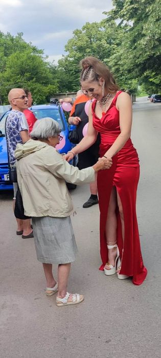 Рокля за почти всякакъв повод