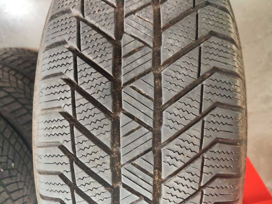 2бр.зимни гуми 235/65/17 Platin