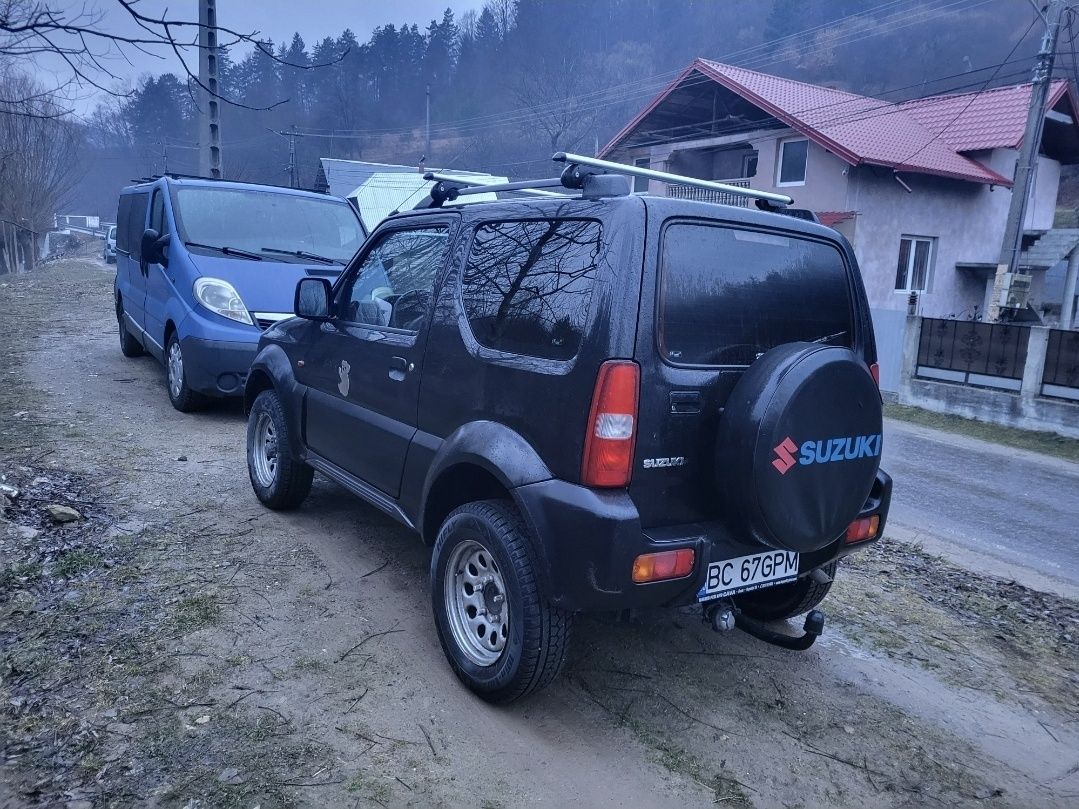 Vând Suzuki Jimny din 2001 , 4x4 cu refuctor .