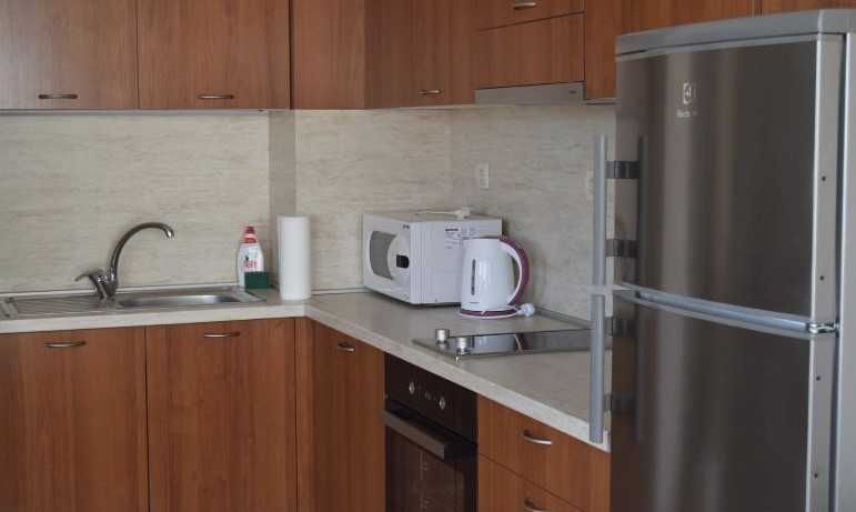 Дава се под наем Двустаен апартамент в София, Студентски град - 60 кв.м за 700 € - Снимка #2