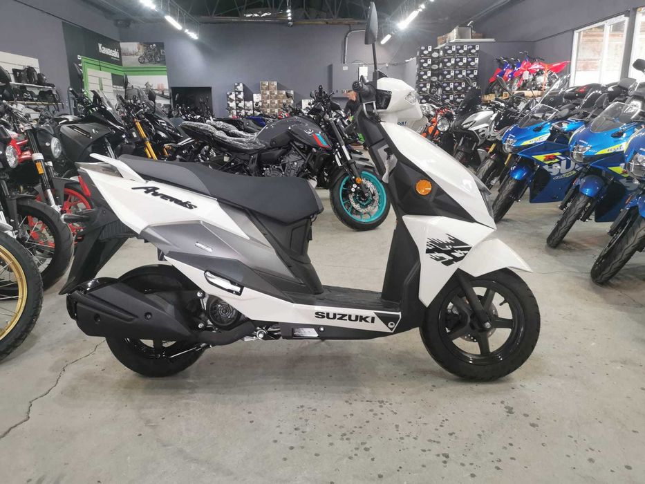 Suzuki Avenis 125 nou se conduce cu B125 stoc Suzuki Constanta