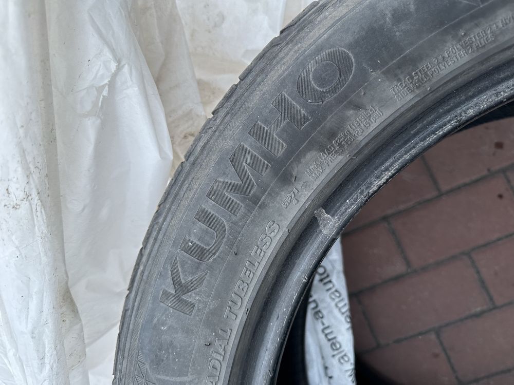 Комплект летних шин. Yokohama. Kumho