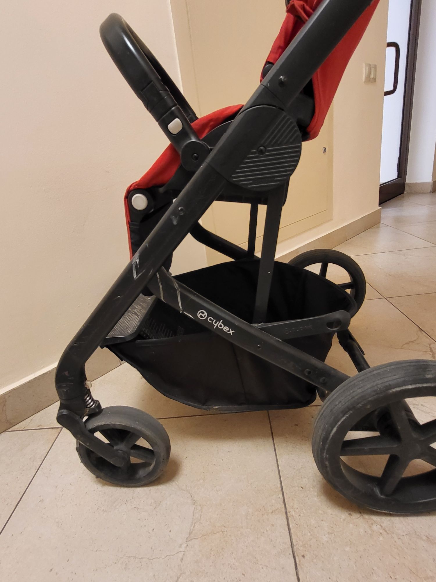 Отличная коляска Cybex Balios S