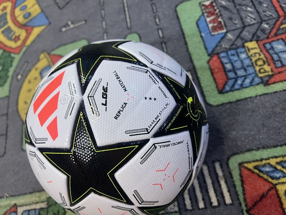 Vând minge noua adidas originala