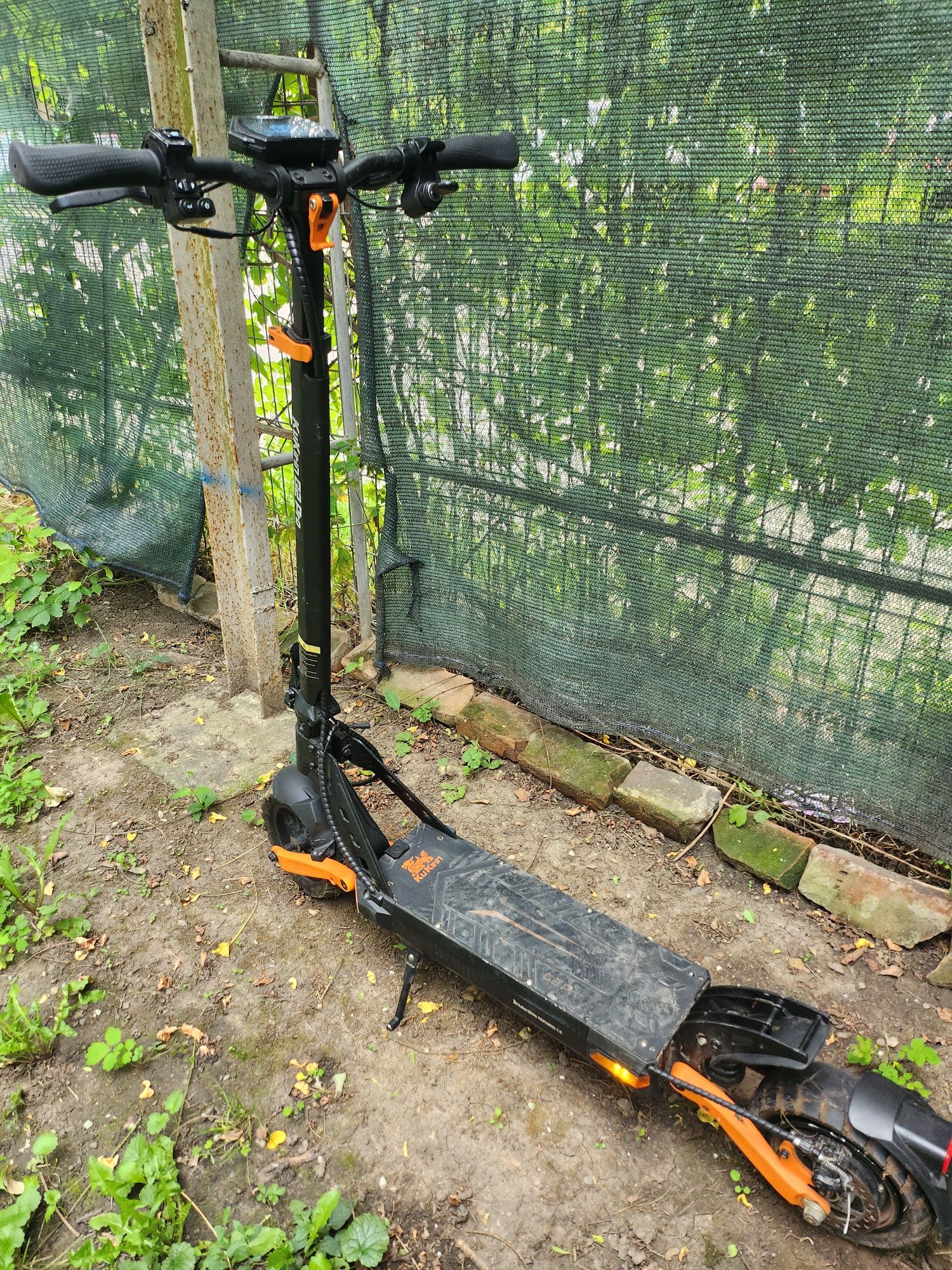 Vând trotineta kukirin g2 pro