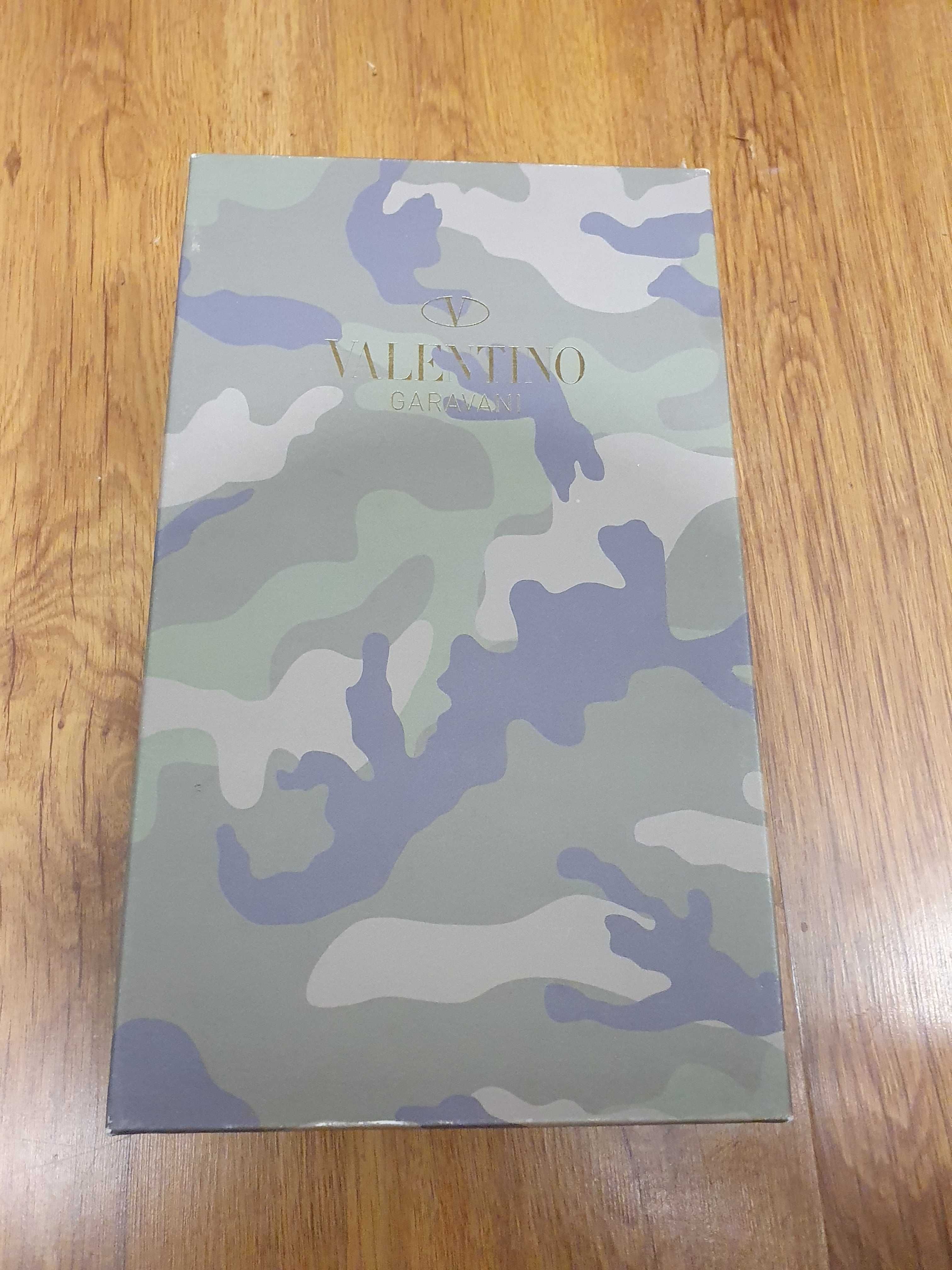 100% оригинални Valentino Garavani Rockstud 46