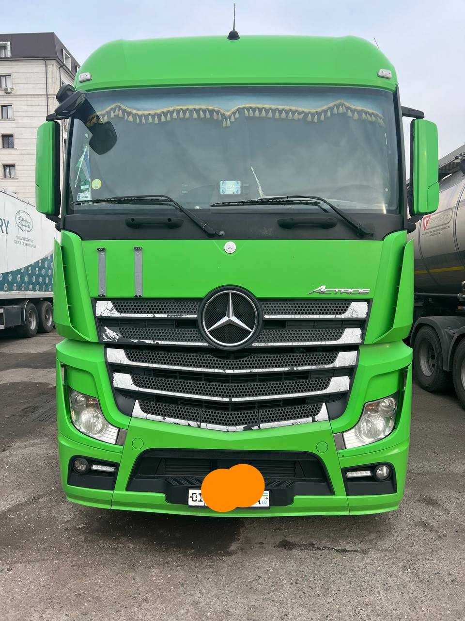 Тягач с авторефрижератором