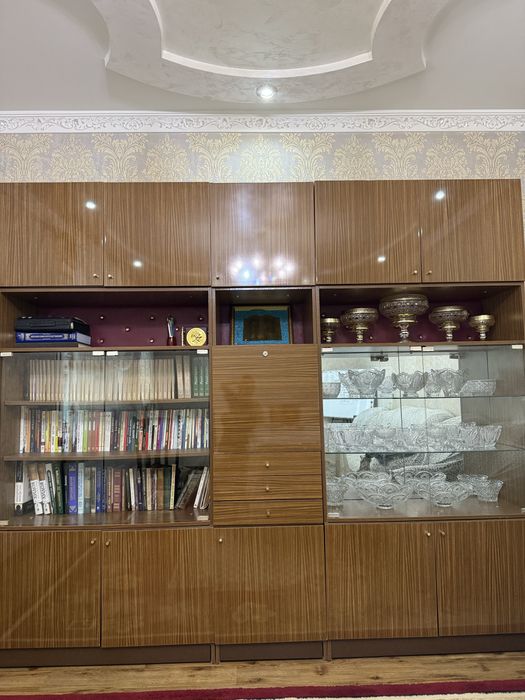 Продается стенка Румынский