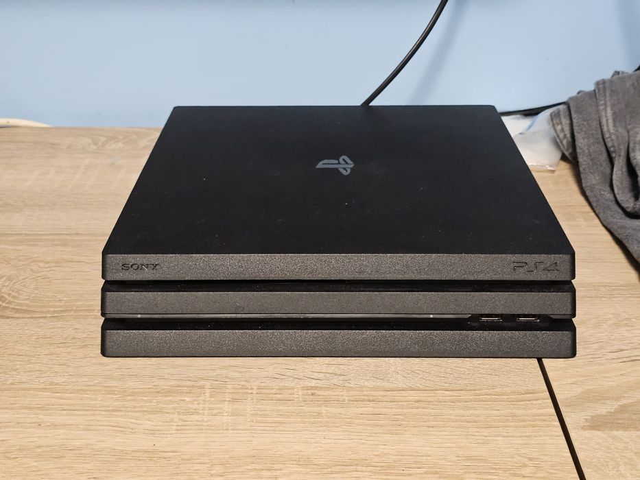 Consola ps4 funcțională