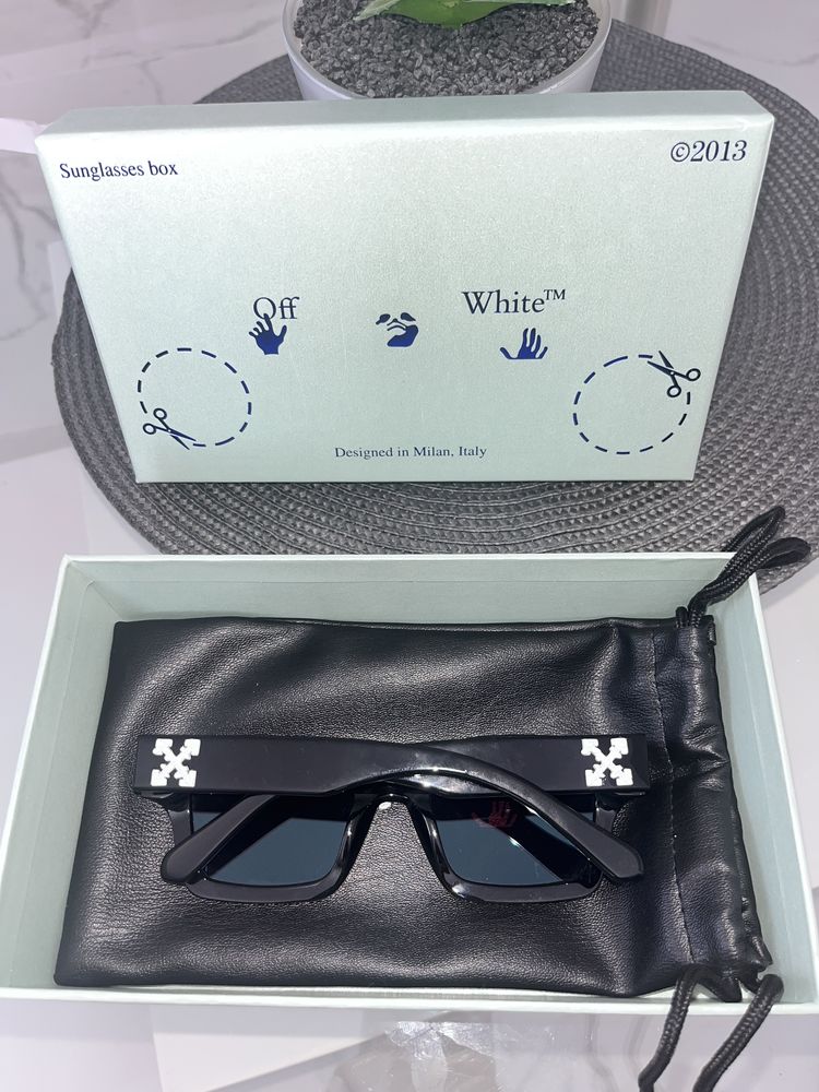 Vand ochelari de soare OFF WHITE + accesorii și cutie